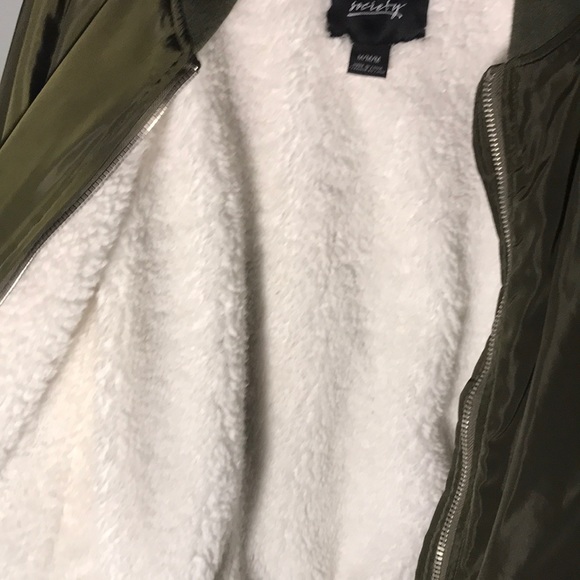 Bomber jacket - Picture 3 of 3